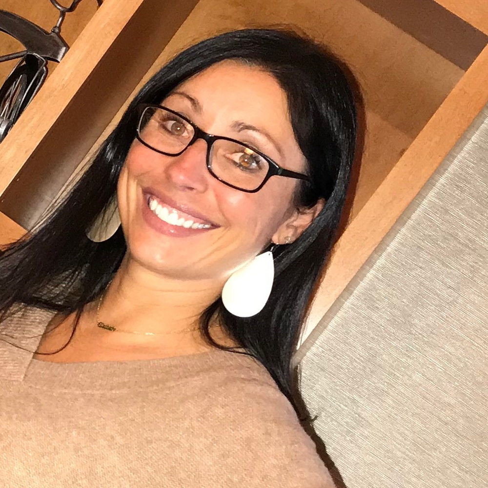 Meet your Posher, Elizabeth